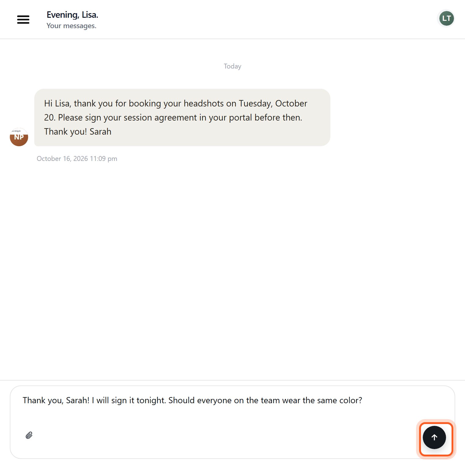 They type a reply and press the round arrow button.